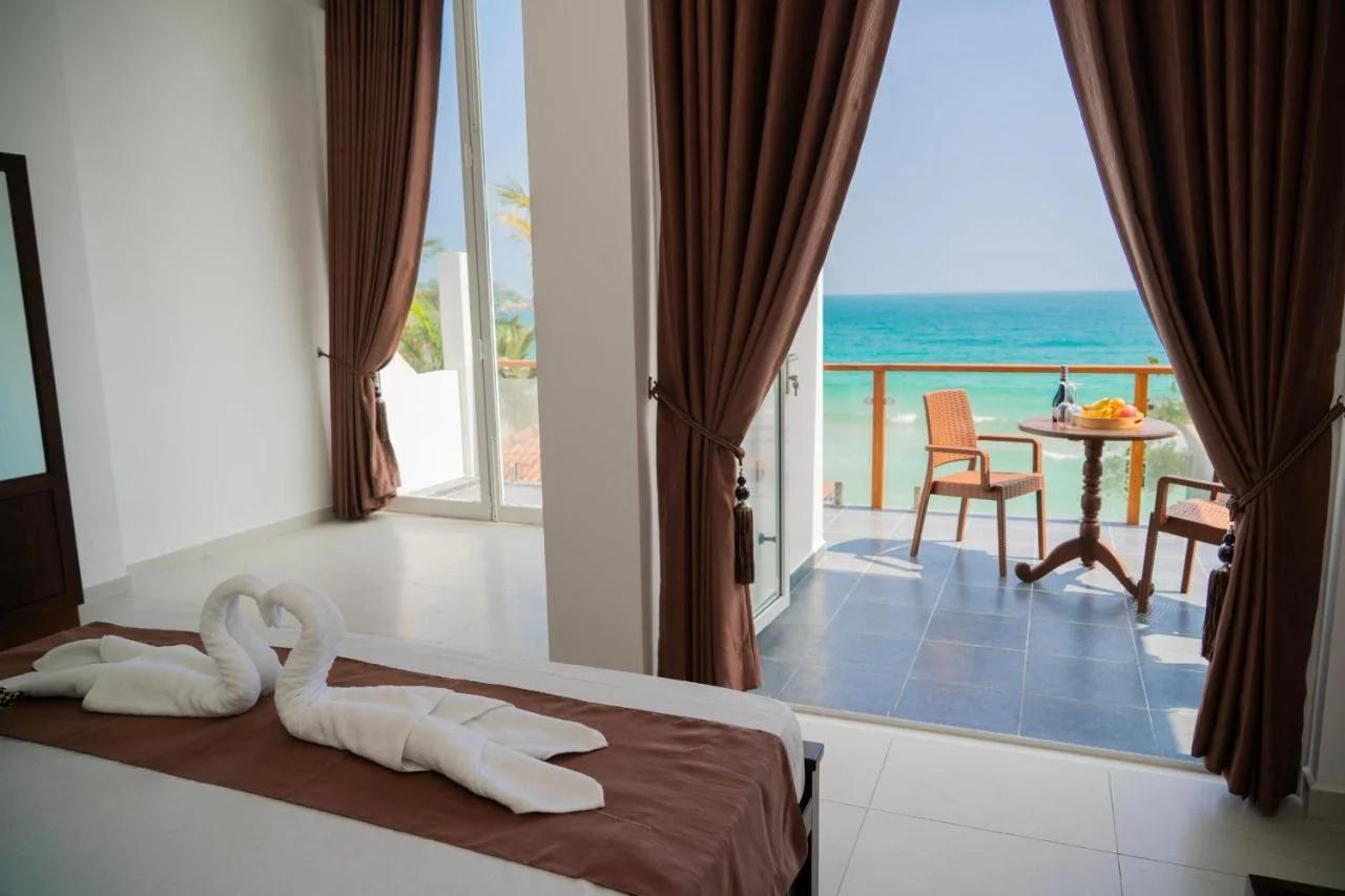 Trinco Beachfront Villas AJS photo