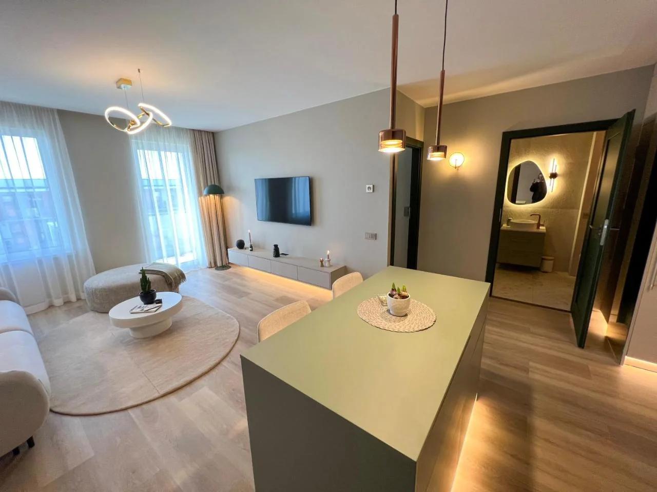 Cozy Designer Apartments, Self Check-In & FREE Parking photo