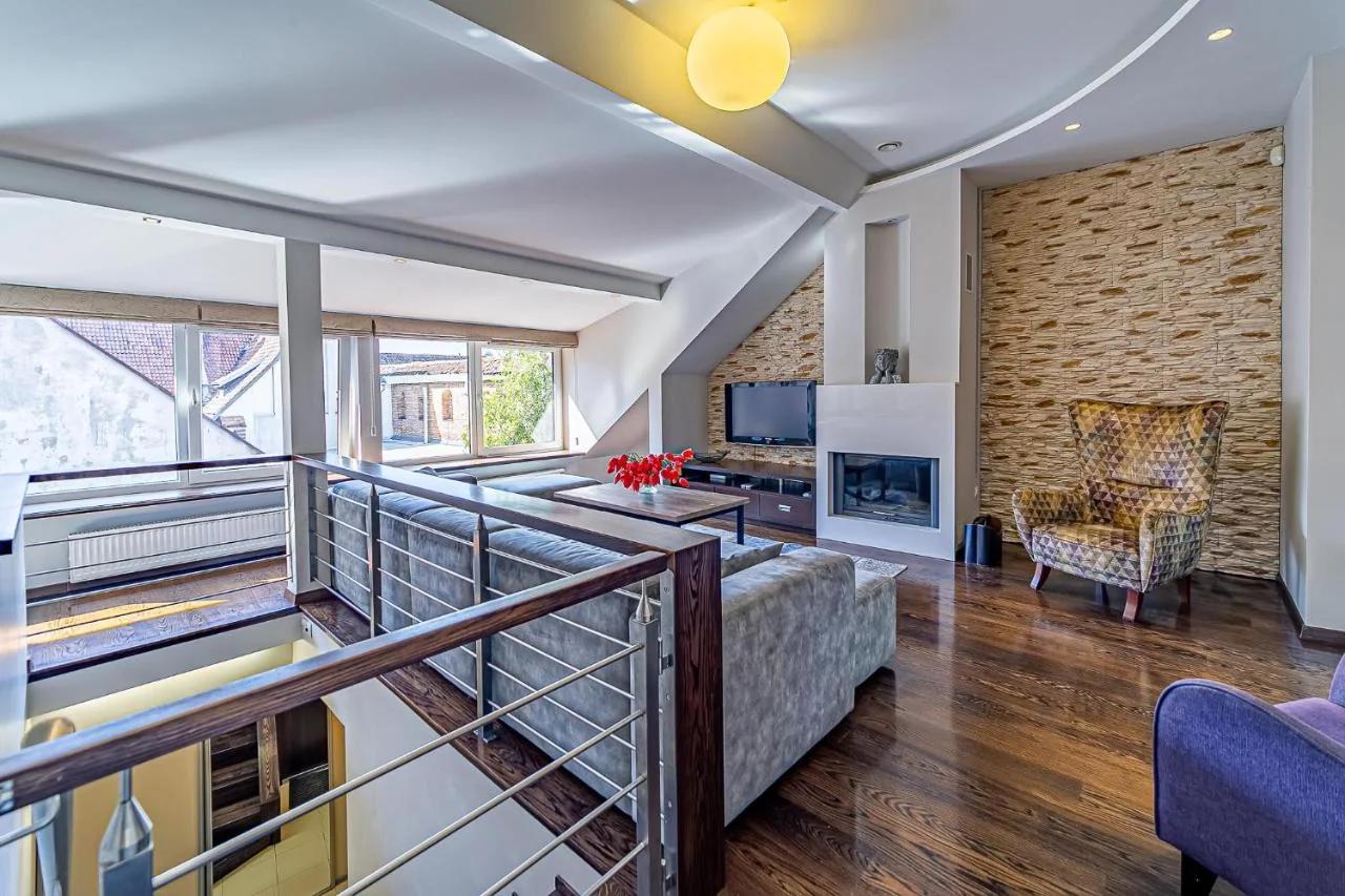 Grand Apt with air conditioning photo