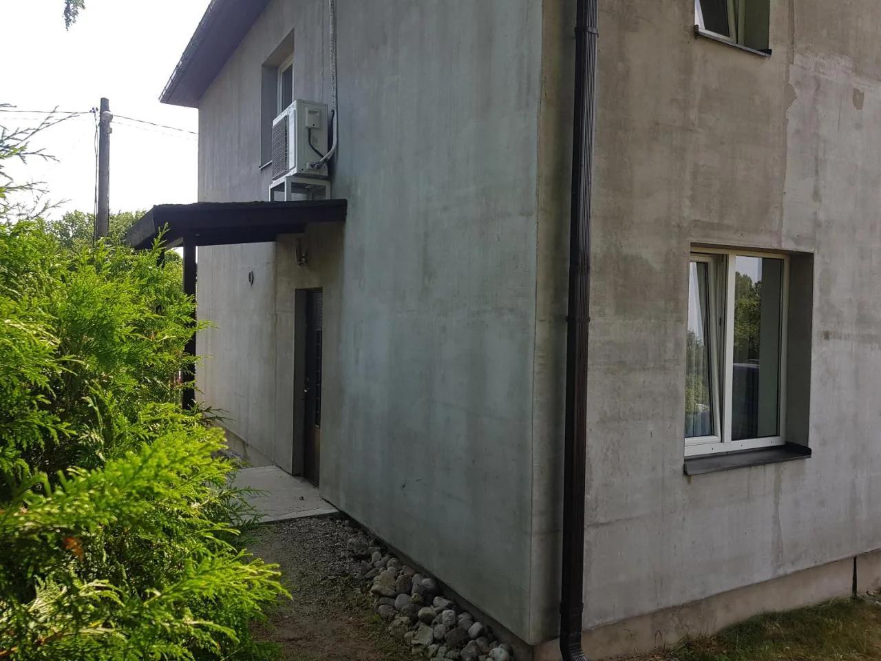 2-room apartment in the house with the SEPARATE ENTRANCE & FREE parking foto