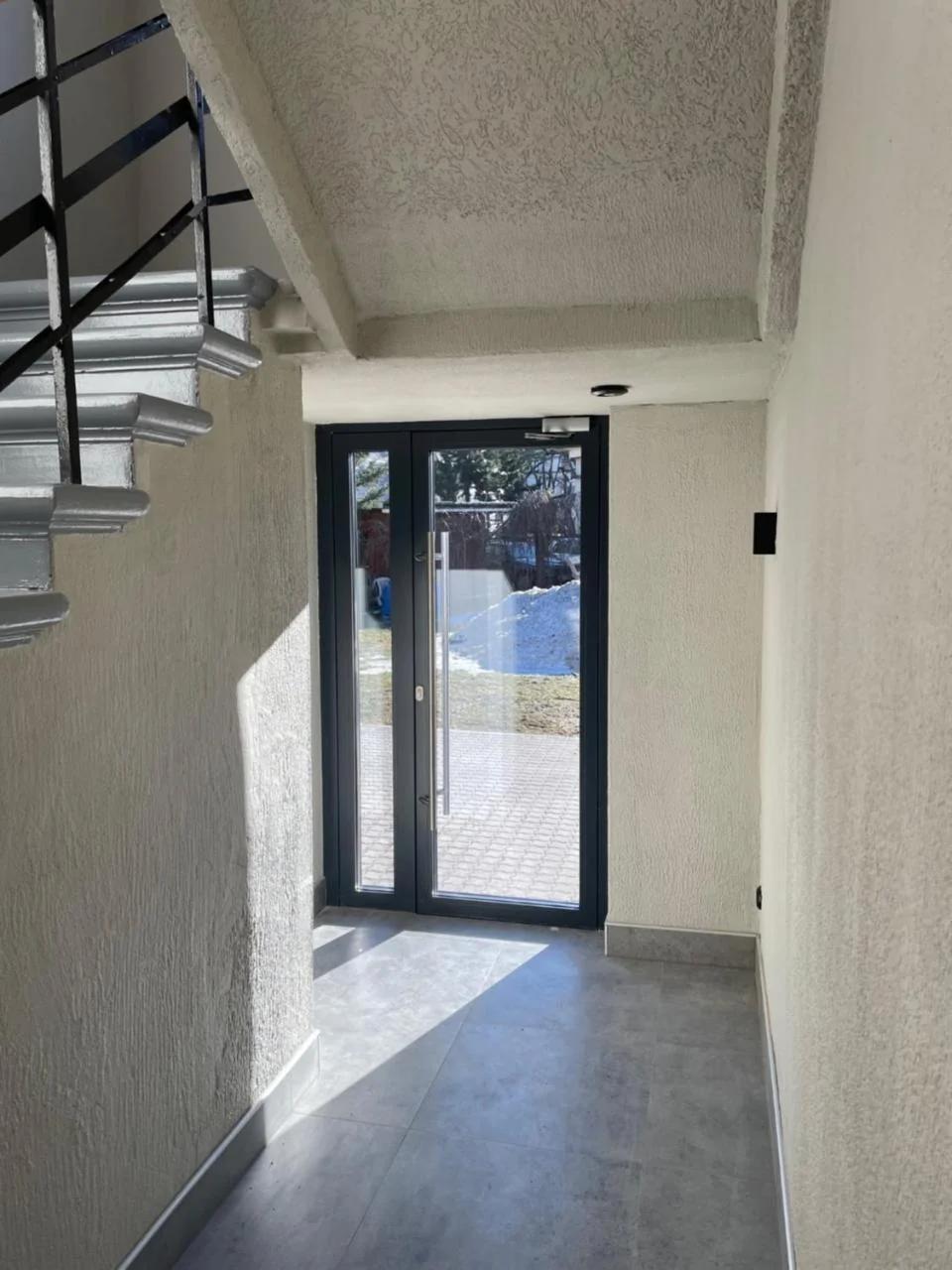 BRIVIBAS RESIDENCE - SOUTH / NORTH, free PRIVAT parking, free WIFI, self check-in foto