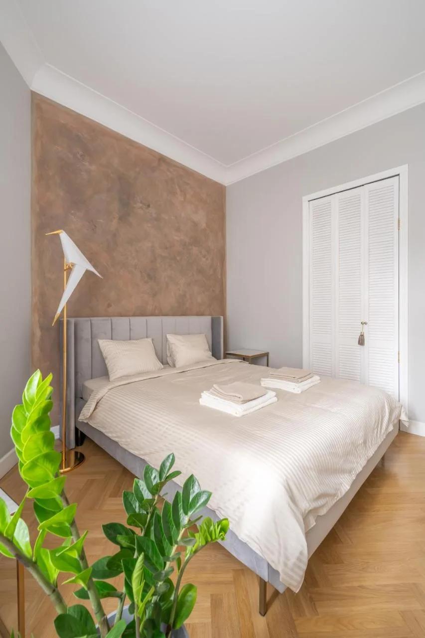 Luxury Design 2BR Apartment cozy stay for 5 photo