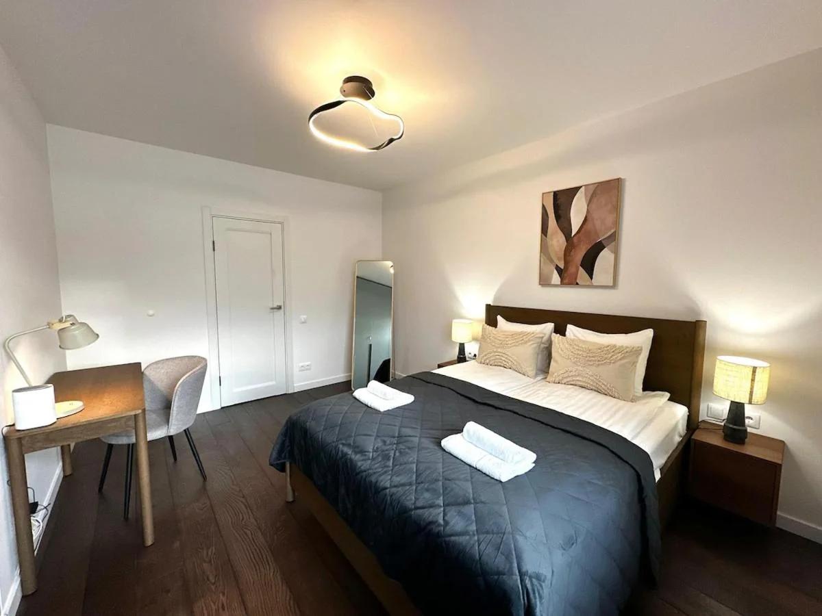 Panoramic River View I Spacious Modern 2BR Apartment photo