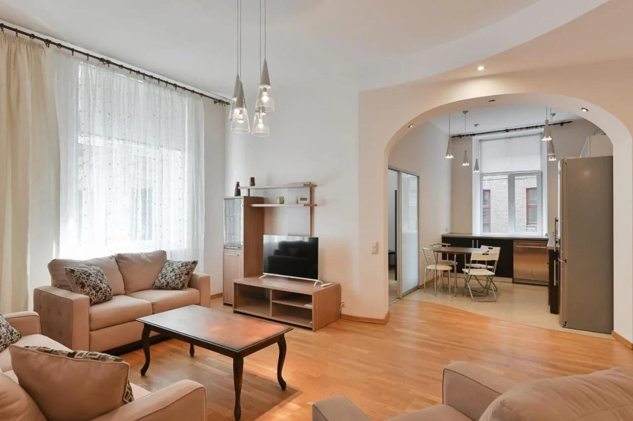Spacious 82 m2 2 bedroom Flat and Roof Terrace in the Heart of Riga