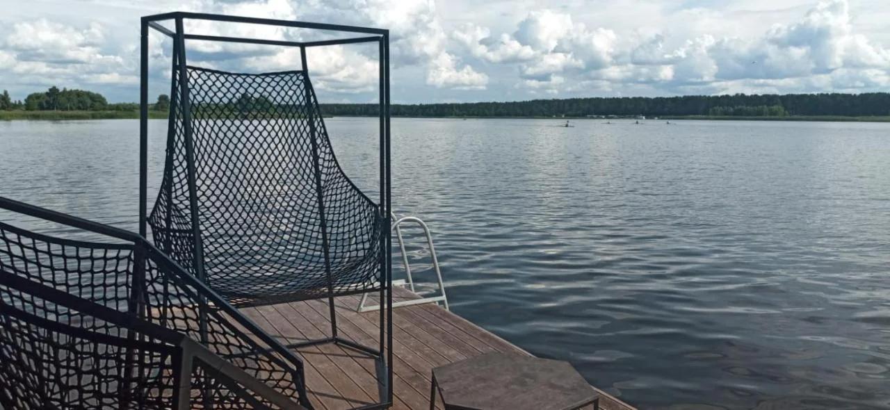 StagHorn floating river house photo