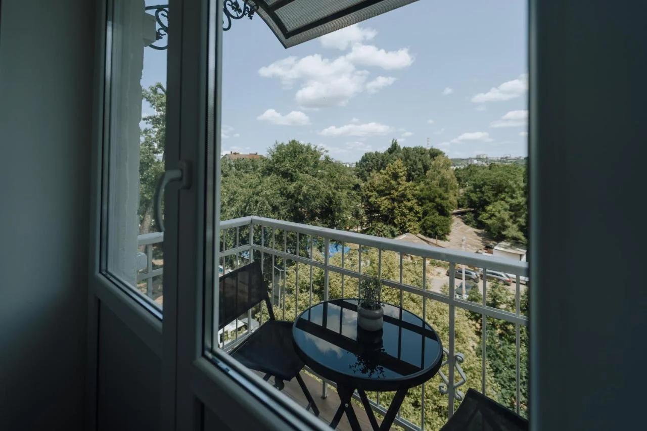 Bright 2-Bed Flat Near Station Work-Friendly photo