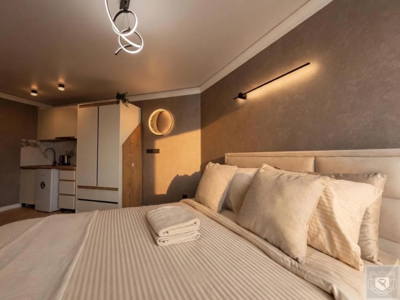 RentHouse Apartments - Moonlight Airport Studio