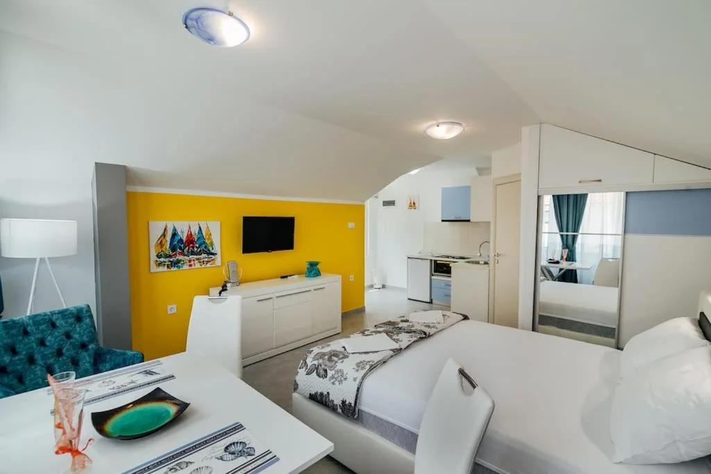 Charmy Studio Lux foto