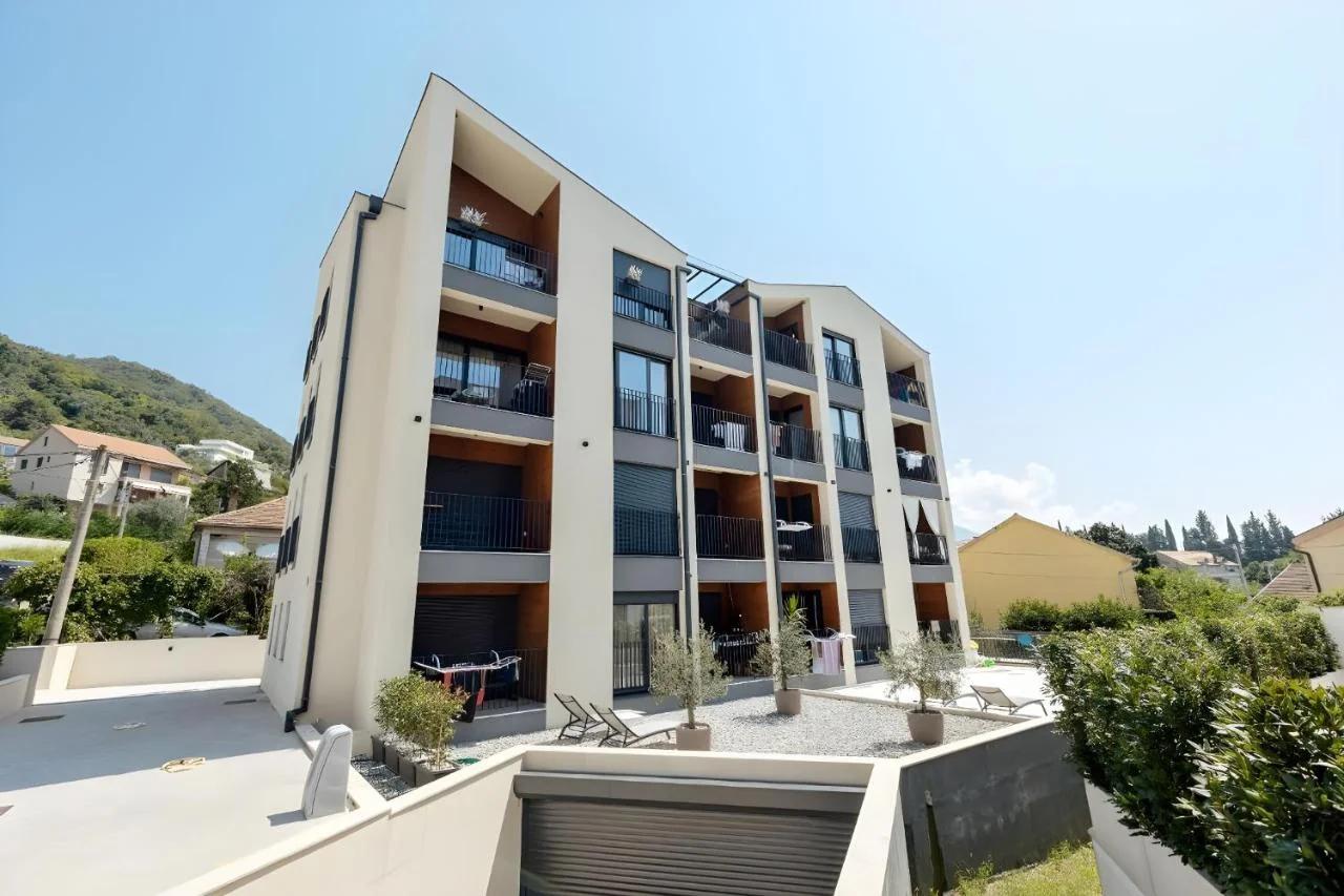 Fides Stylish Apartments Tivat with Pool photo