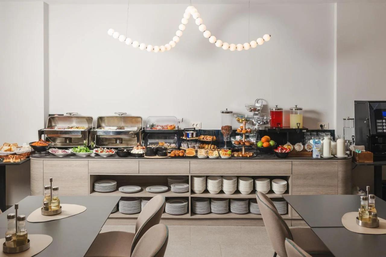 Garni Hotel MB Premium photo