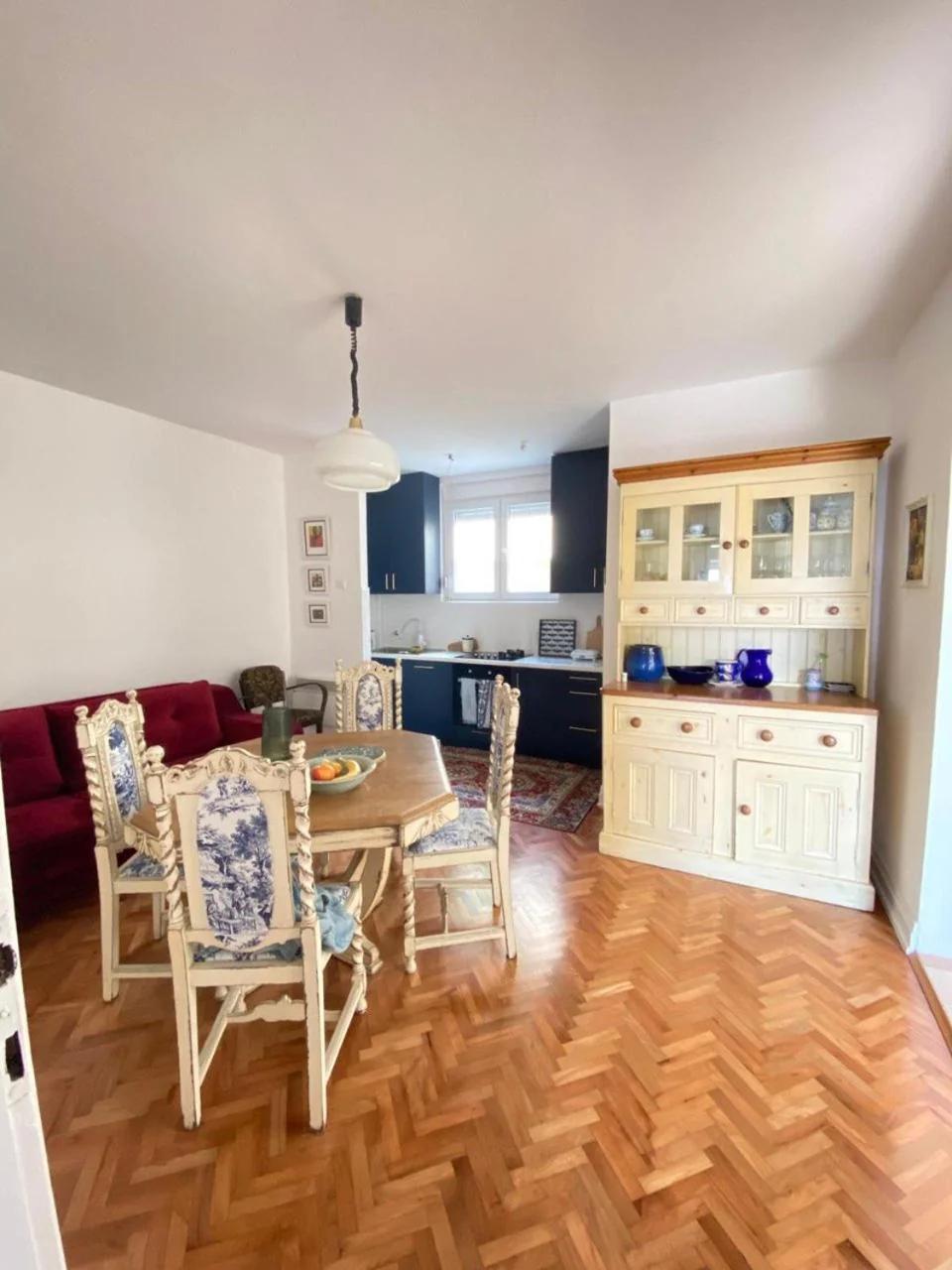Lovely and peaceful vintage apartment near beach foto