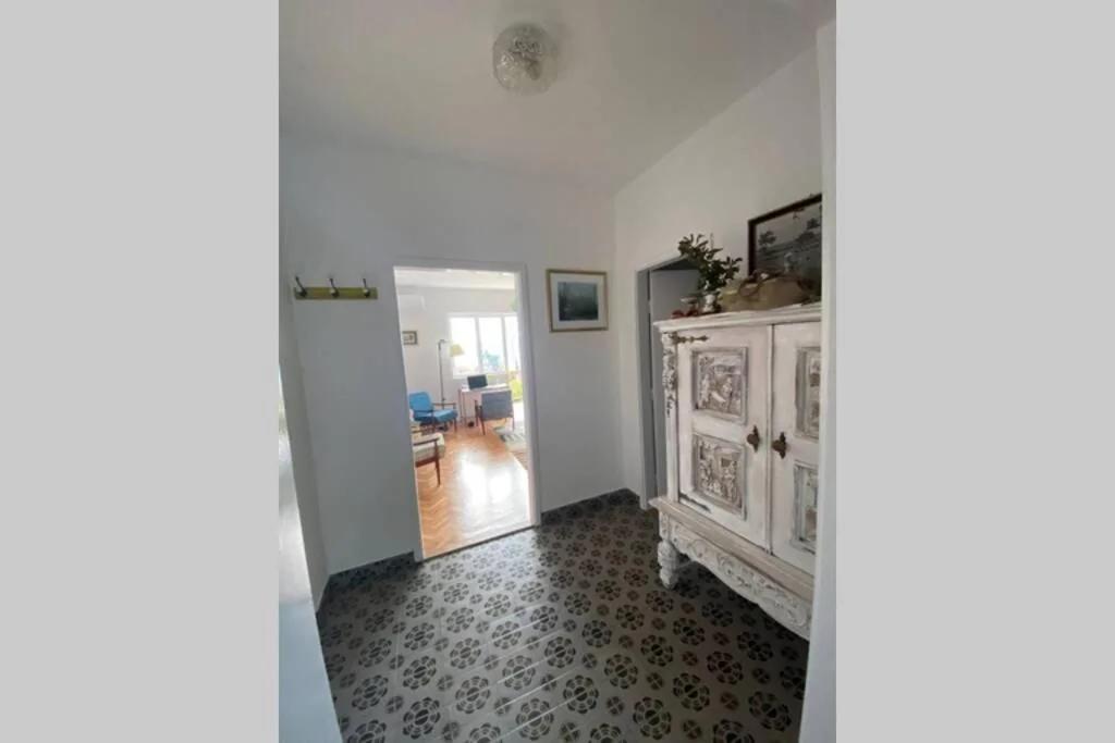 Lovely and peaceful vintage apartment near beach foto
