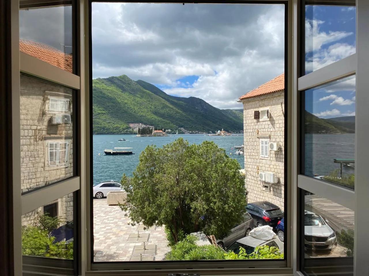 Olea Apartments in a Historic 17th Century Palace Perast photo
