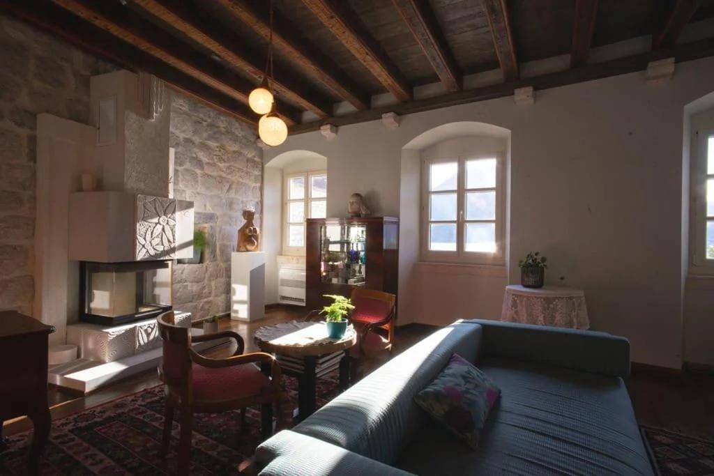 Olea Apartments in a Historic 17th Century Palace Perast photo