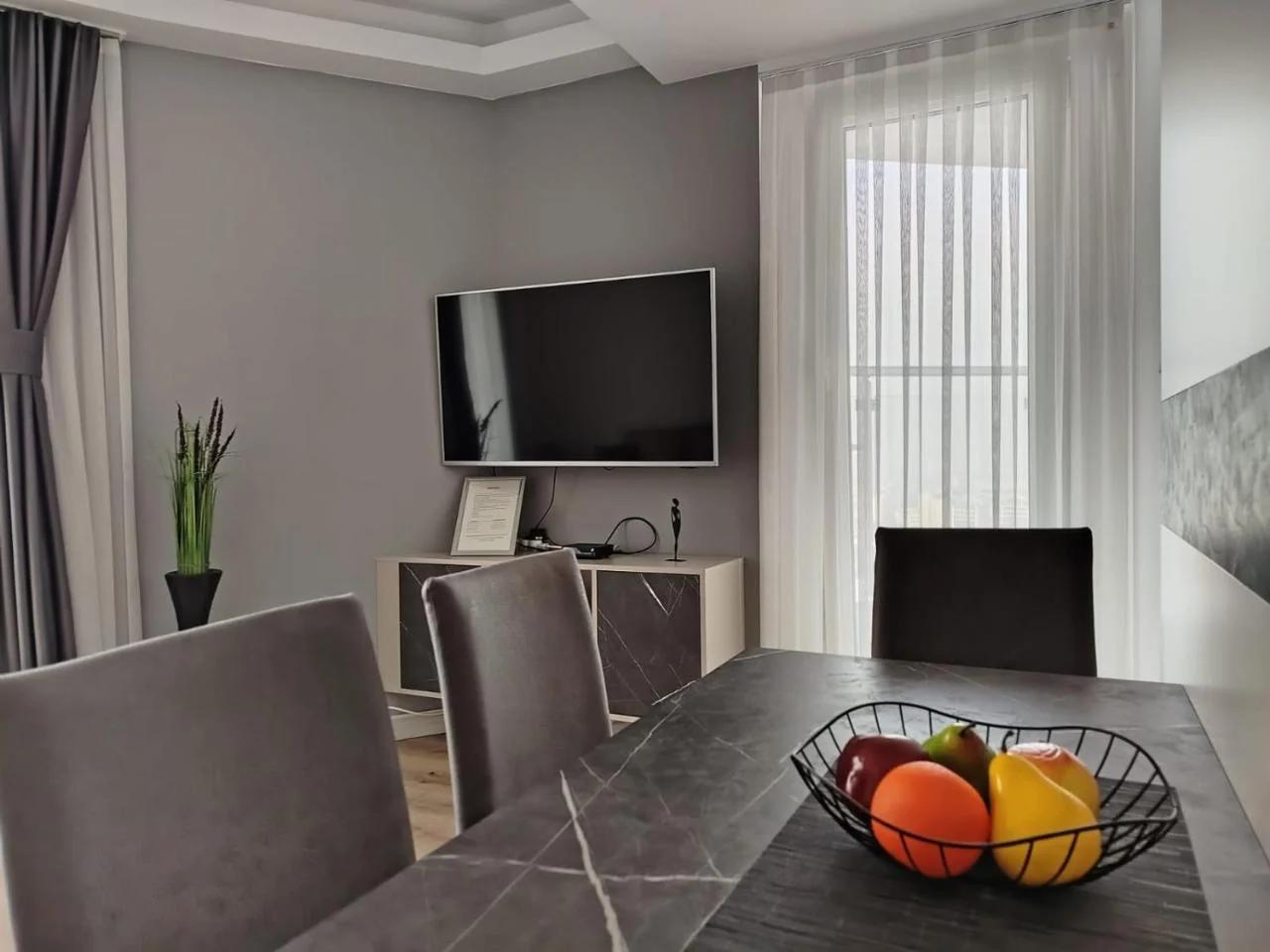19th & 18th & 7th Floor Secure Apartments with Pool & Fitness & Parking included in price - Self check-in available foto