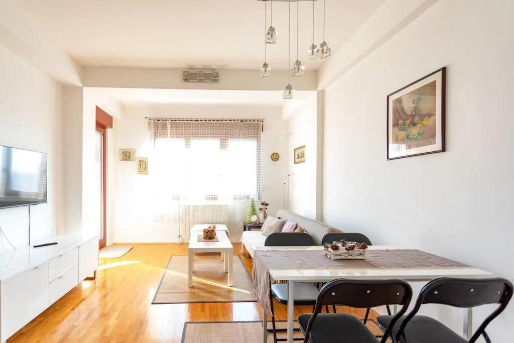 Convenient, family-friendly and stylish 3 bed apt foto