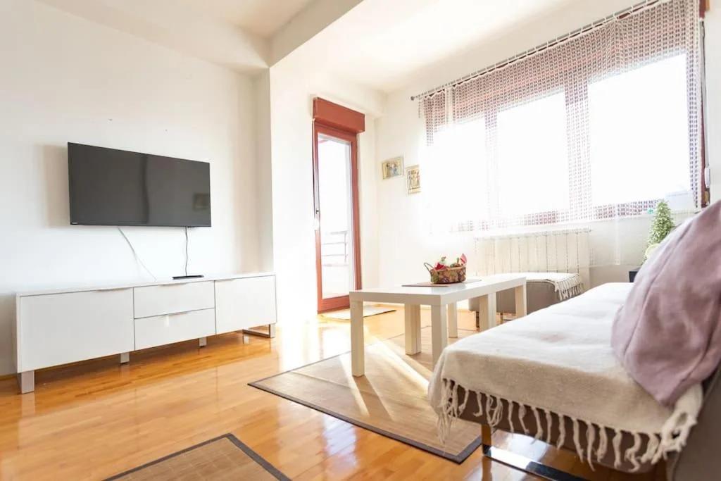 Convenient, family-friendly and stylish 3 bed apt foto
