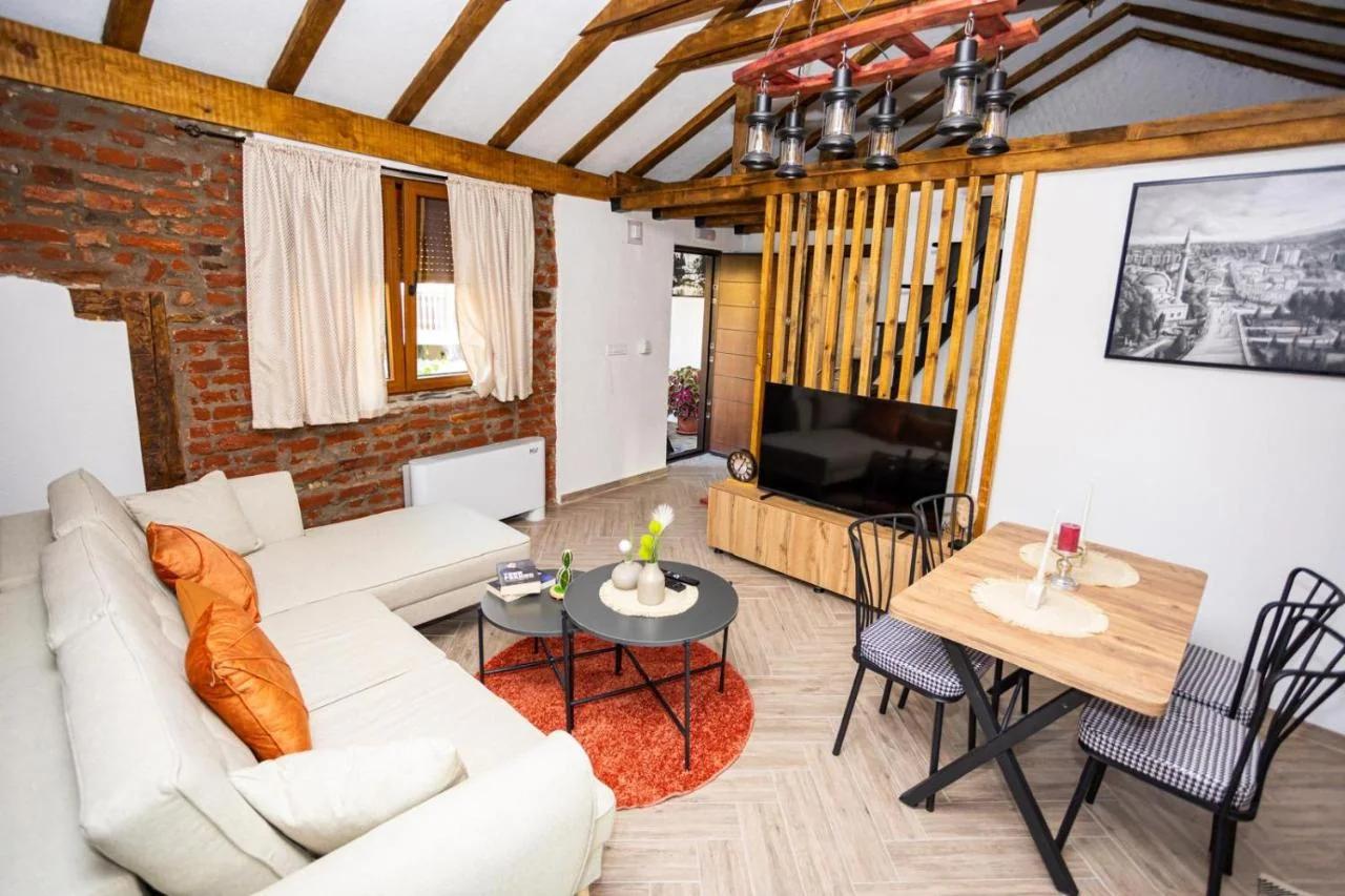 Modern Clock Tower Apartments- Free Parking & Balcony photo