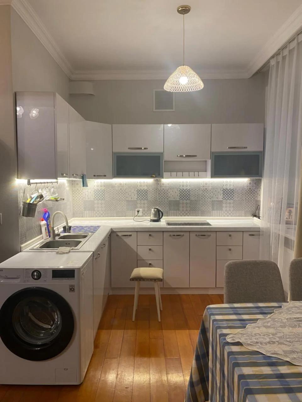Cozy apartment 65 in the city heart photo