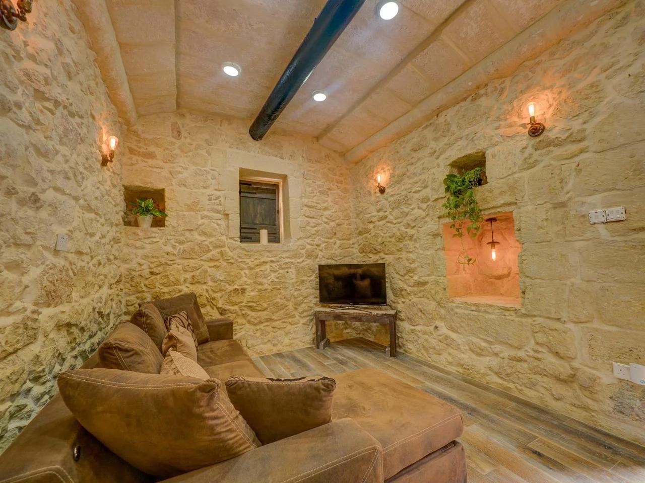 Roam Gozo - The Bunker - Stunning 1 Bed Farmhouse Condo - Rare Find! foto