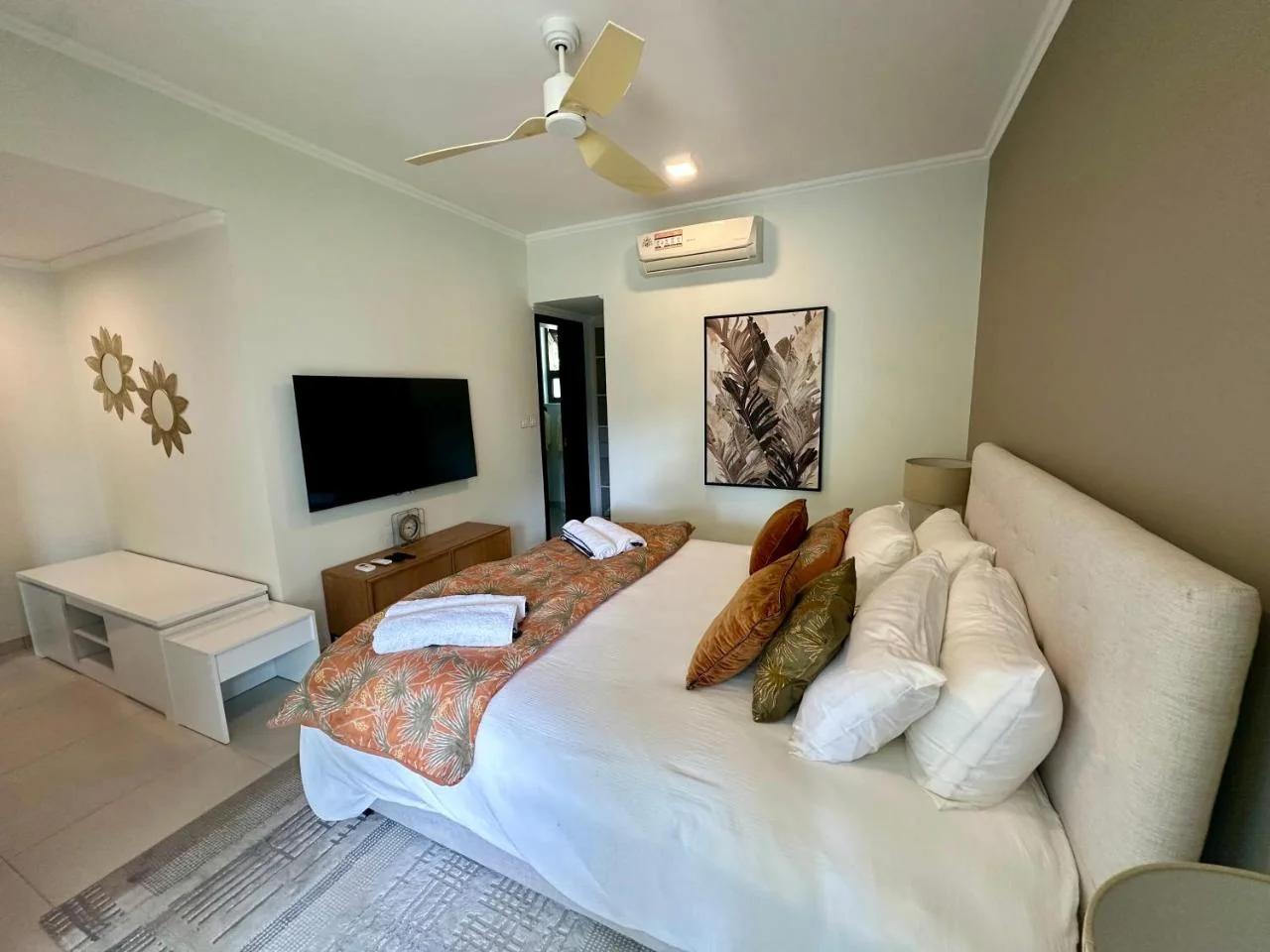 NEW Beachfront 3-bedrooms Apartment in Tamarin, Ocean Legend photo