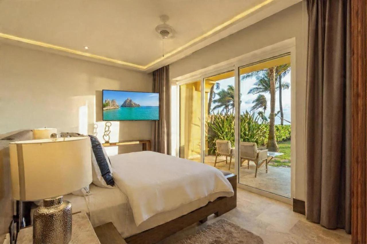 Exclusive Oceanfront Apartment Beach access photo