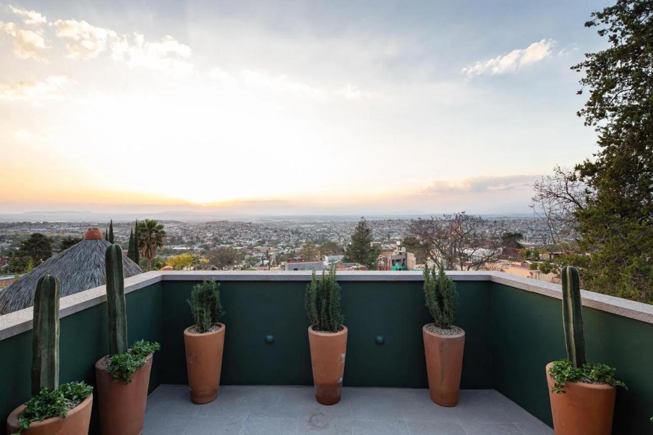 PANORAMA DE LA PARROQUIA Amazing Sunsets! Triplex 4BR Centro Home with Rooftop Parroquia Views