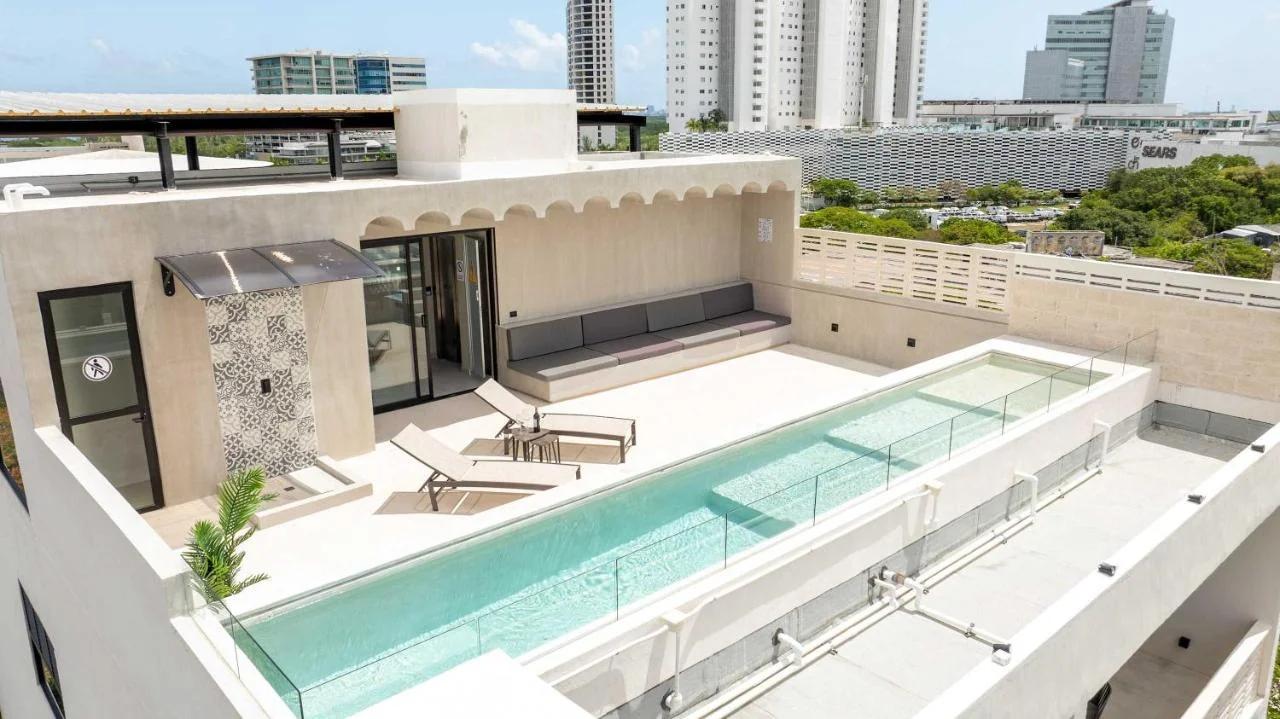 Remote Work Ready Studio with Coworking and Views photo