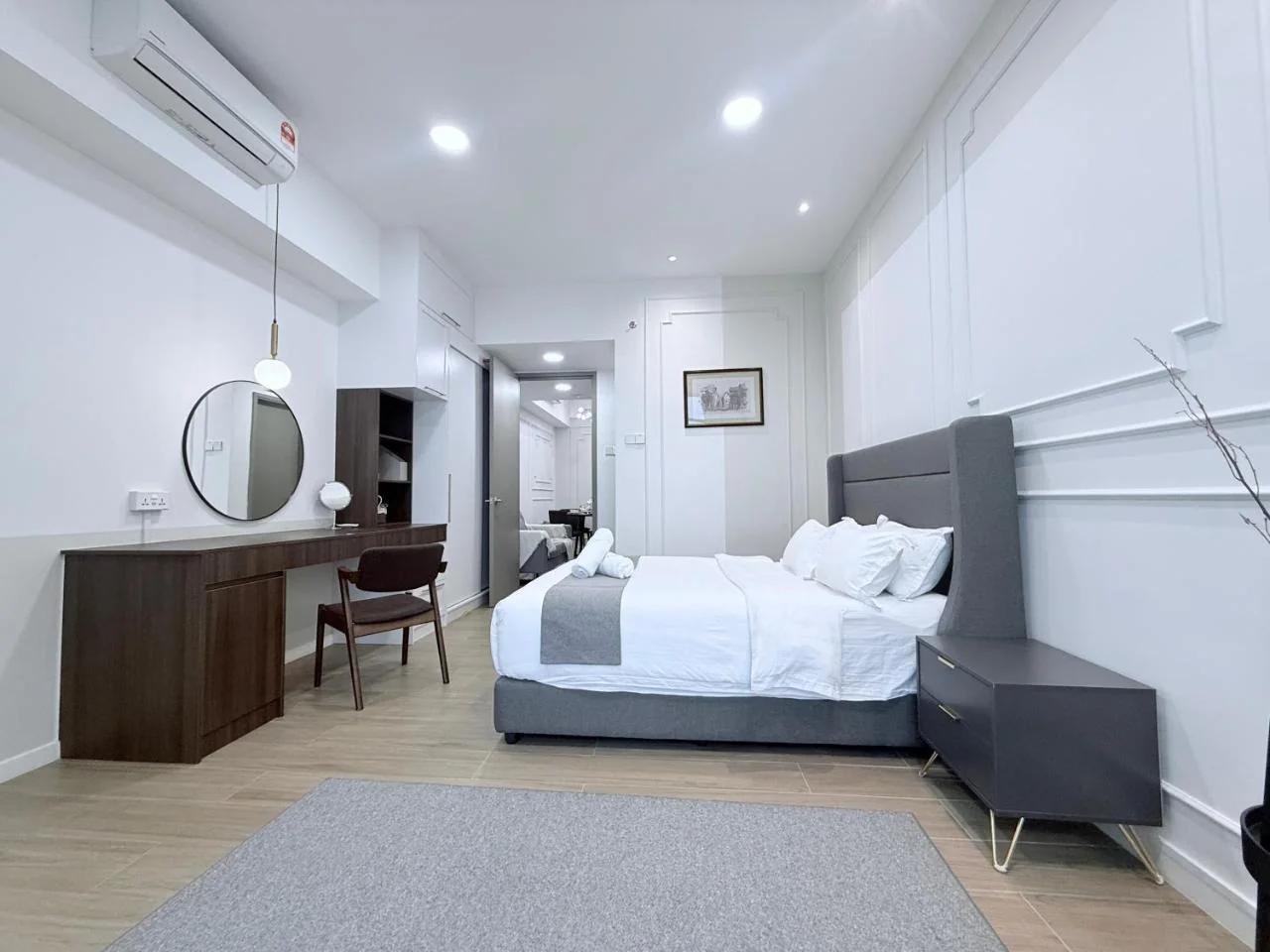 Bay Suites Kota Kinabalu by LAXZONE photo