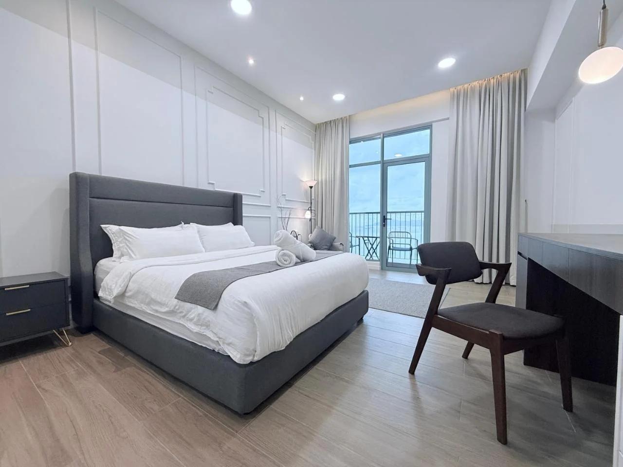 Bay Suites Kota Kinabalu by LAXZONE photo