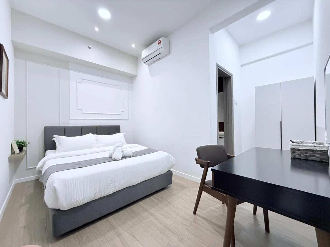 Bay Suites Kota Kinabalu by LAXZONE photo