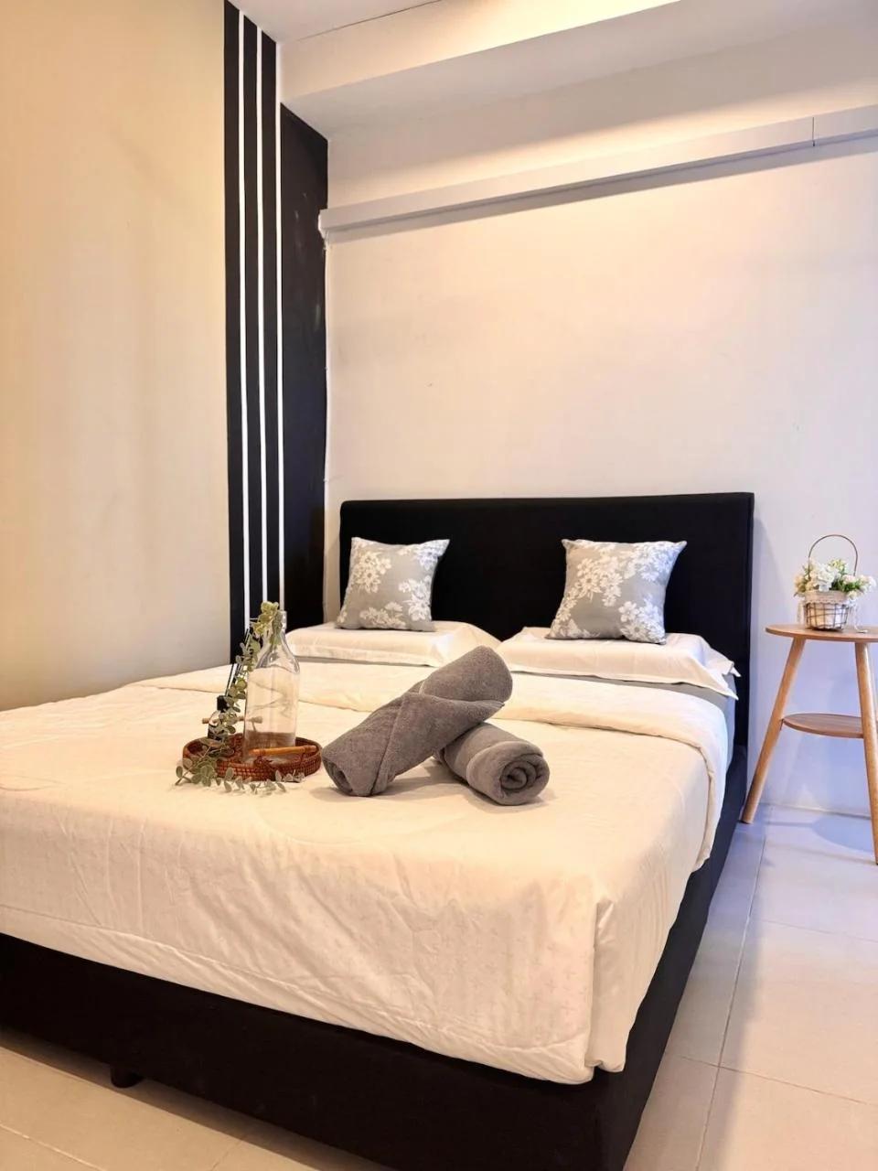 S15-08 MetroCity Square Condominium-3R2B-8 Pax photo