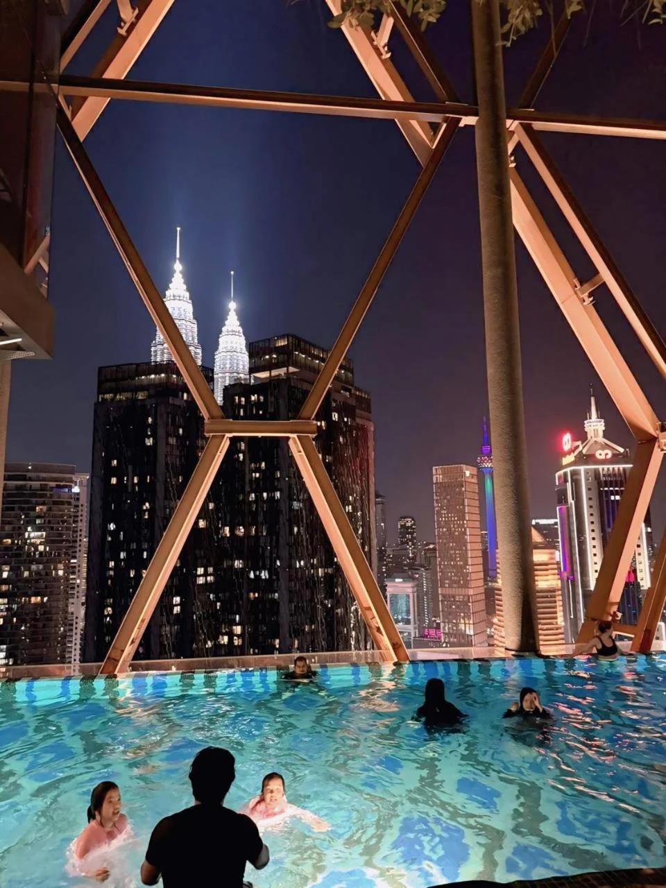 Scarletz Suites KLCC by cozy stay
