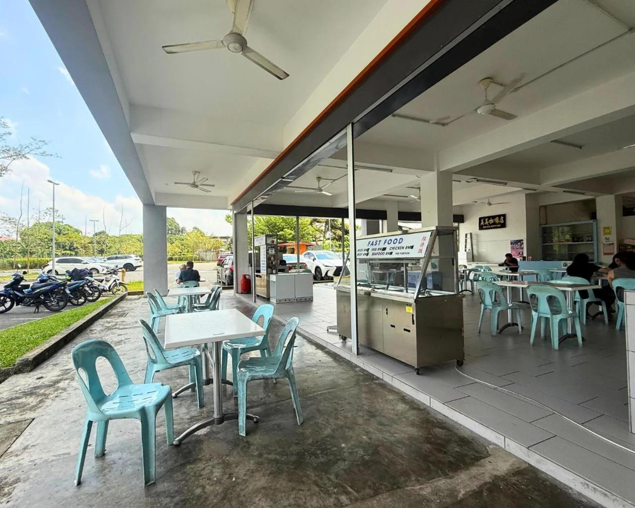 Staycation Homestay 76 Liberty Grove Near Airport foto