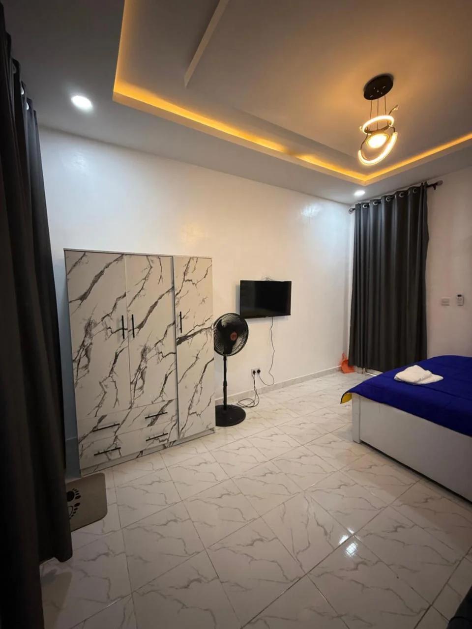 Private Fully Serviced Studio Apartment At Ogudu, 15 mins to the Airport photo