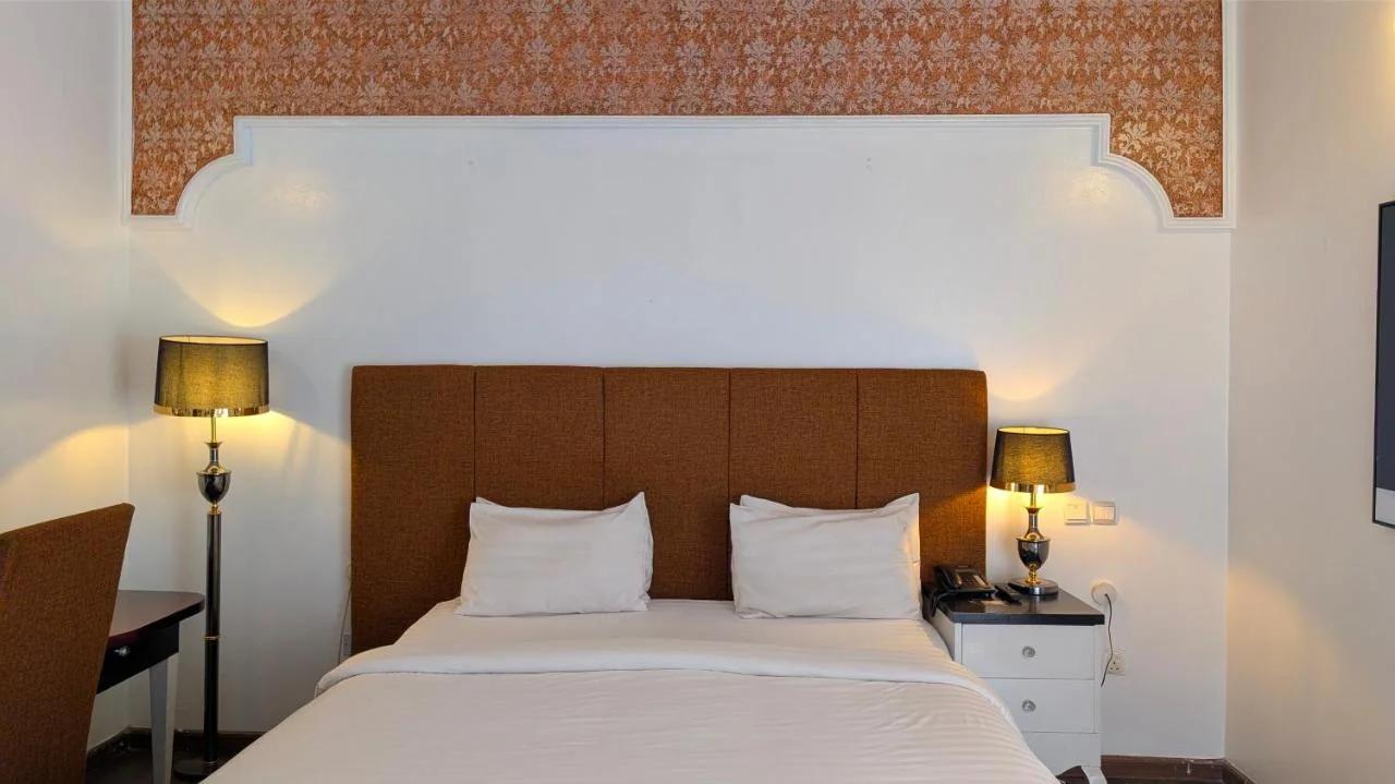 Sandralia Hotel by White Stones photo