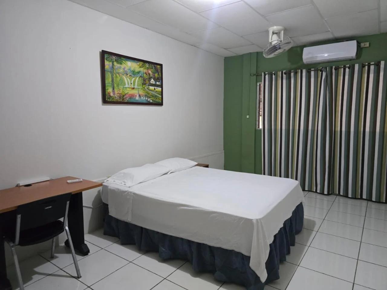 La Paloma Hostal photo
