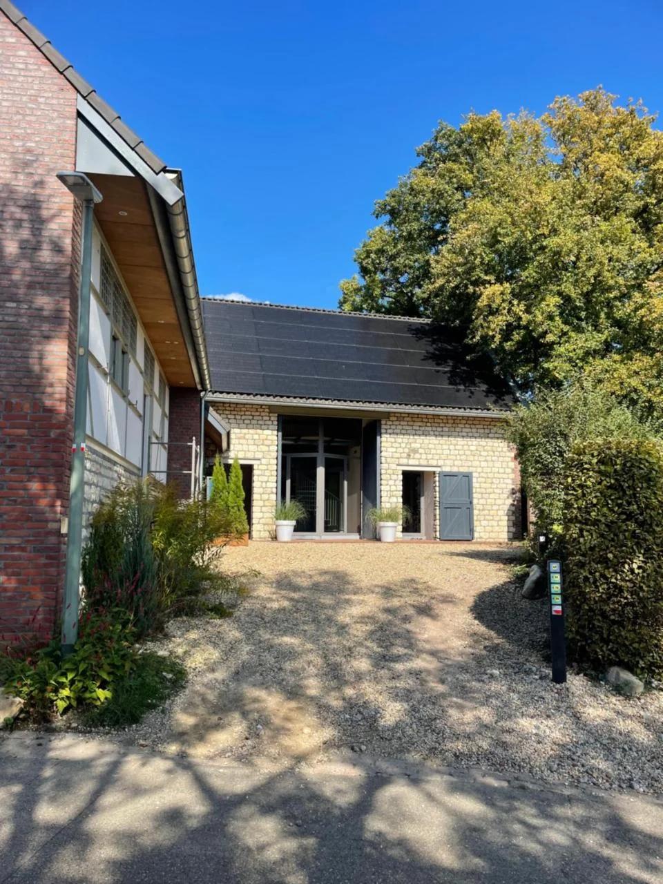 HuisXI photo