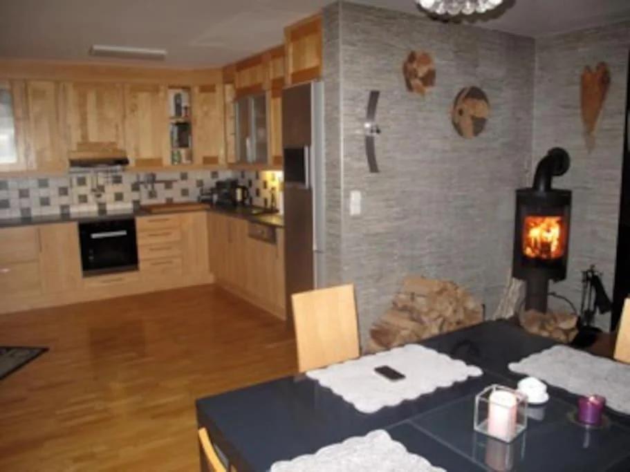 2 bedroom luxury apartment seafront, free pick up! foto