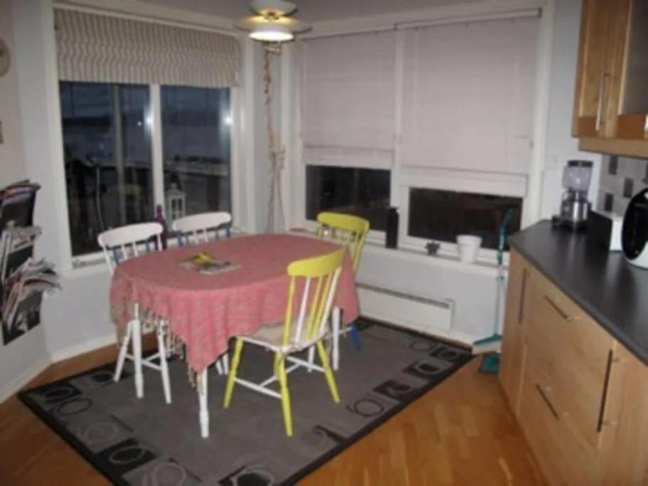 2 bedroom luxury apartment seafront, free pick up! foto