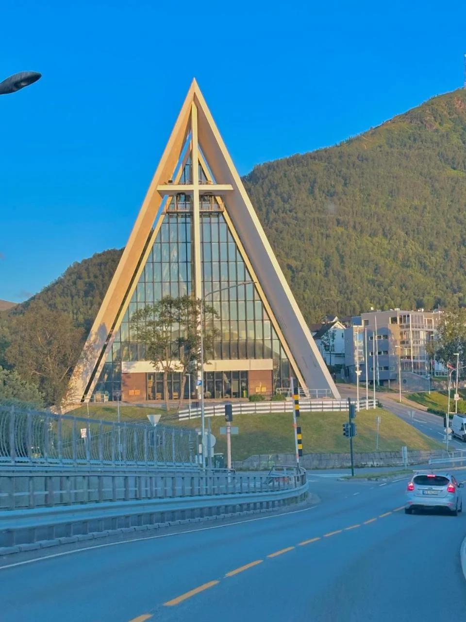 Aurora Apartment very close to cable car and sherpatrappa photo
