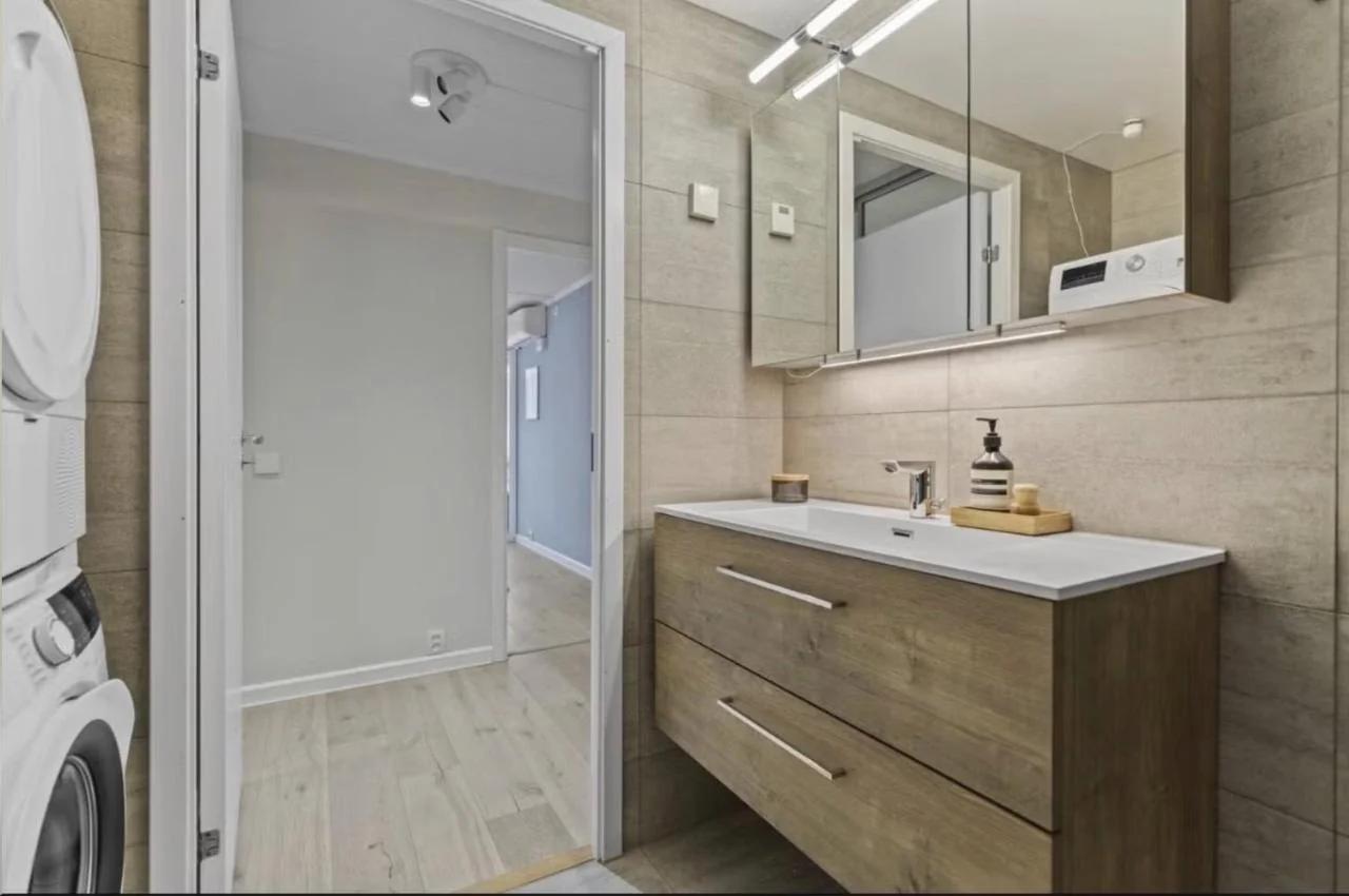 Elegant apartment photo