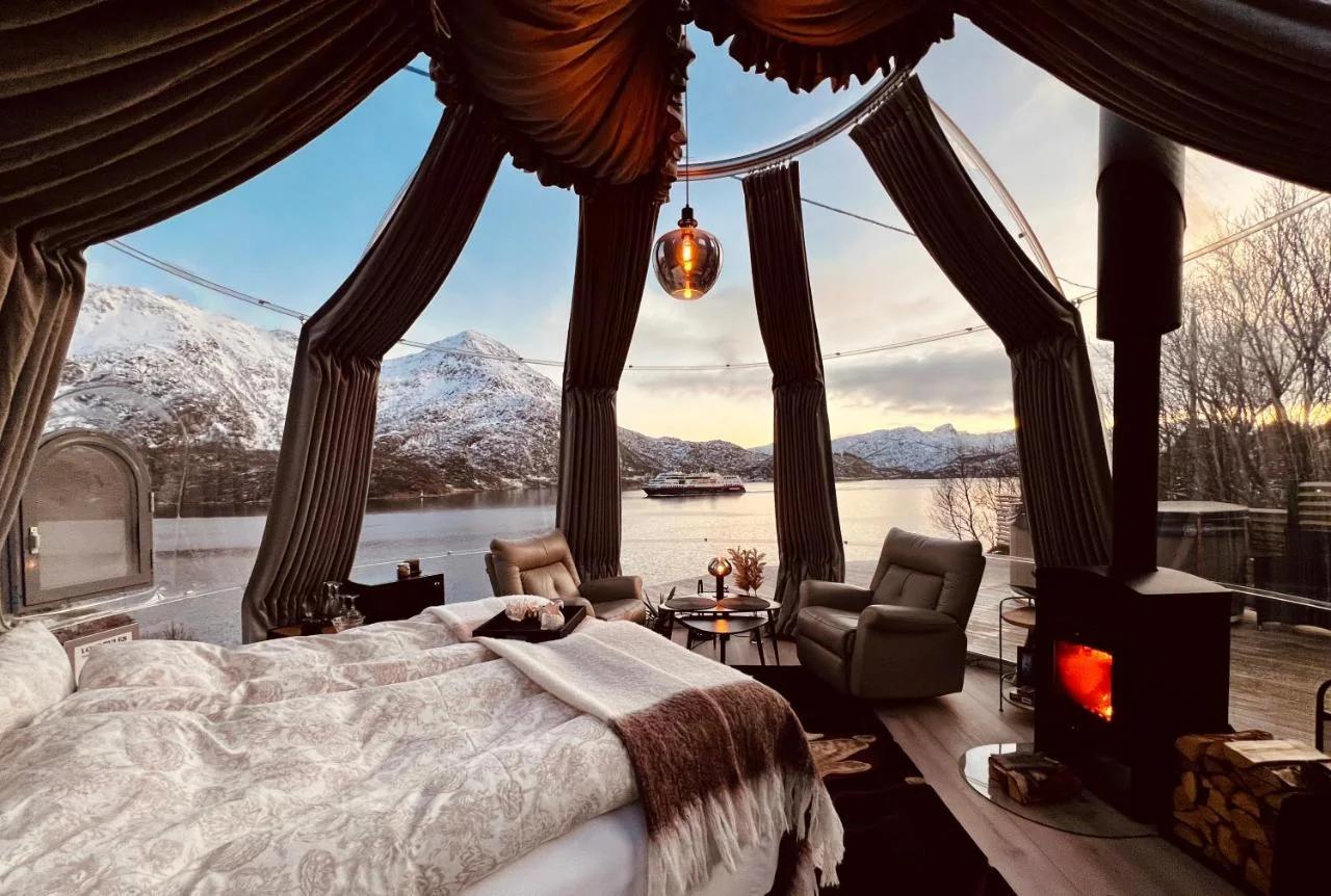 Lofoten Glamping Dome photo