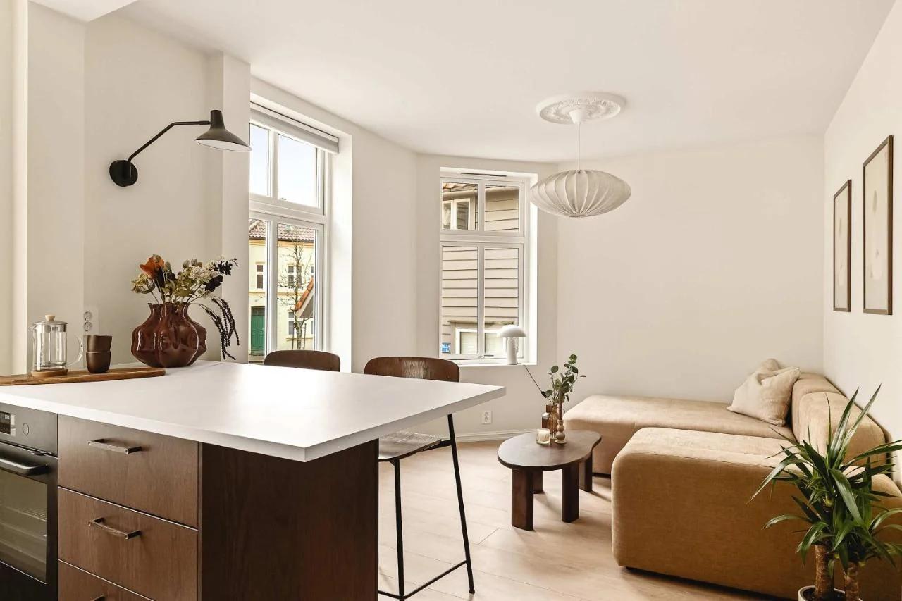 Old Town Modern 2BR Apartment