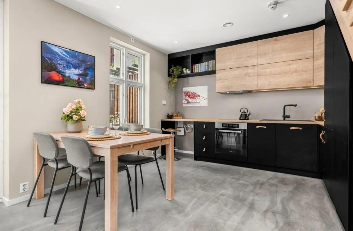 Trondheim's smallest detached house in the middle of the city centre! photo