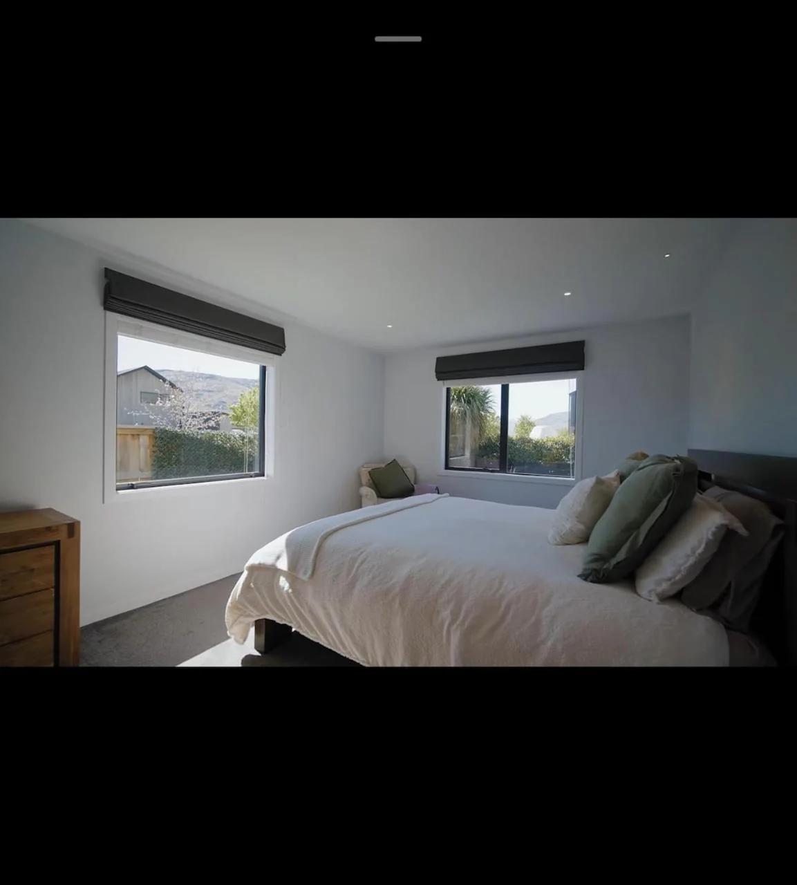 Near new 4 bed 2 bath house in Hanleys Farm, Queenstown photo
