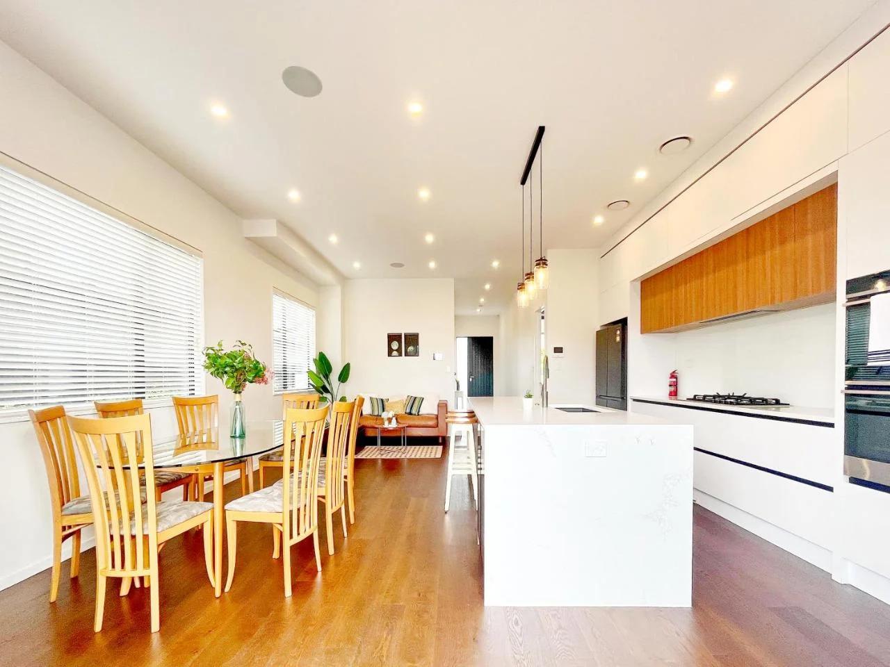 Spacious 370sqm New Home, Longhorn Dr Retreat
