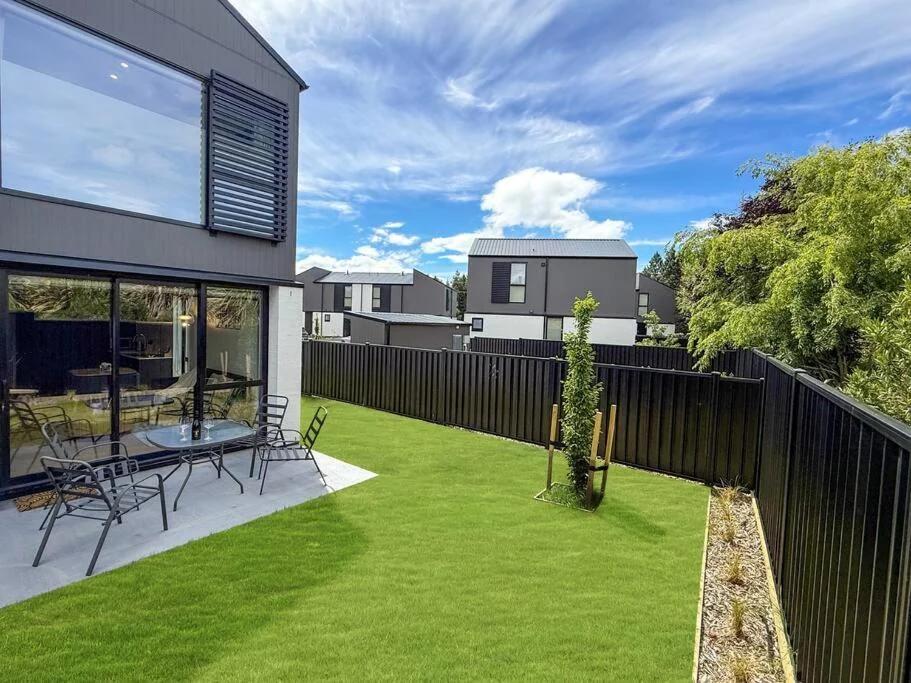 The Best Value 2-bedroom Brand-new built townhouse foto