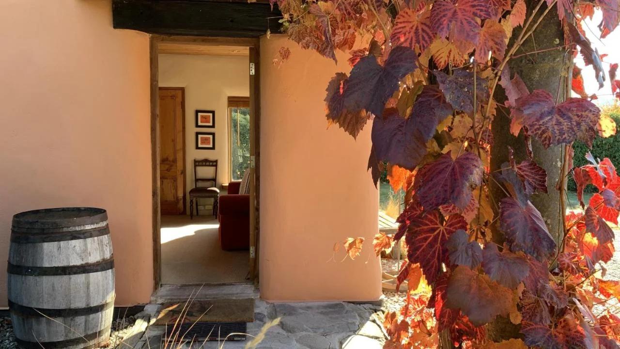 Tussock Cottage photo