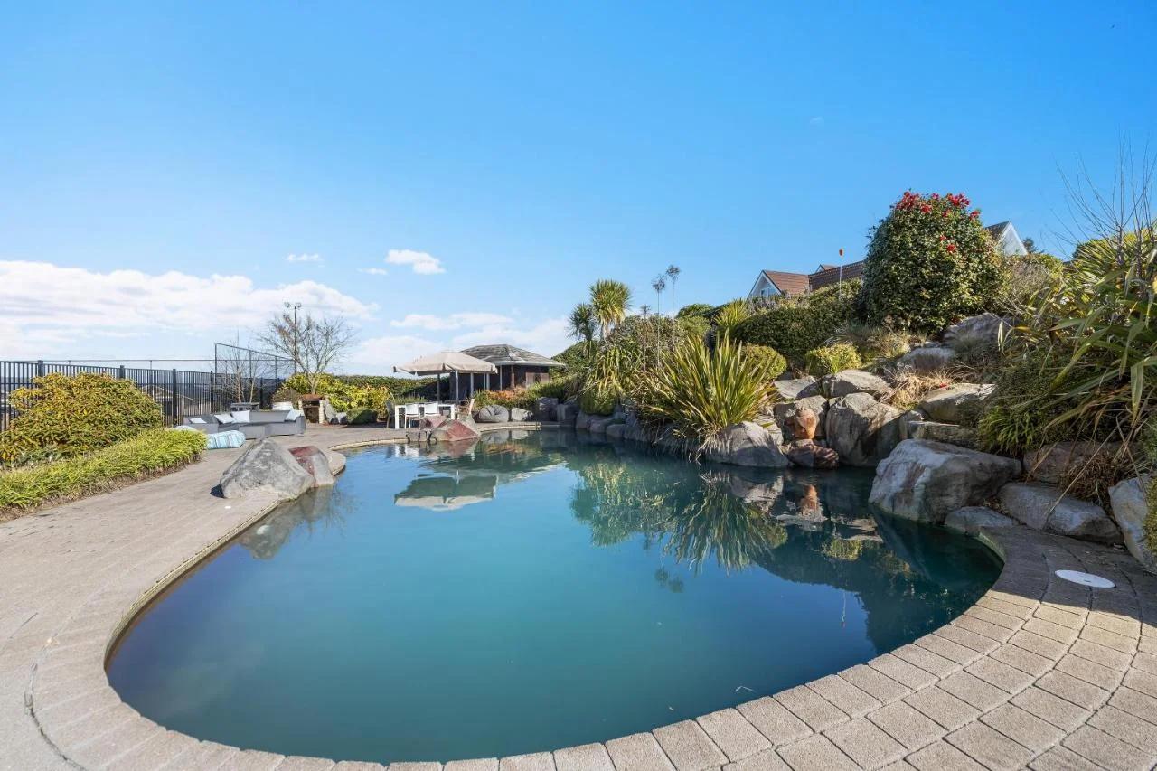 Walnut Lane Estate, Lake View, Pool & Spa, Taupo photo